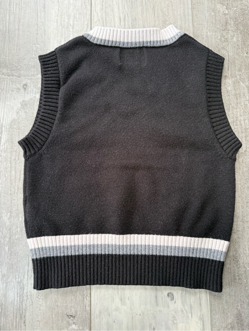 BDG Urban Outfitters Black V-Neck Sweater Vest Small Preppy Tennis Academia - Picture 4 of 5